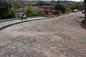 Concluídas as obras de pavimentação na Vila Sarmento